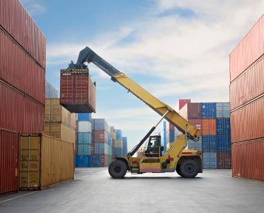 起重運(yùn)輸類(lèi)：起吊車(chē)、龍門(mén)吊車(chē)、塔吊等特種柜運(yùn)輸